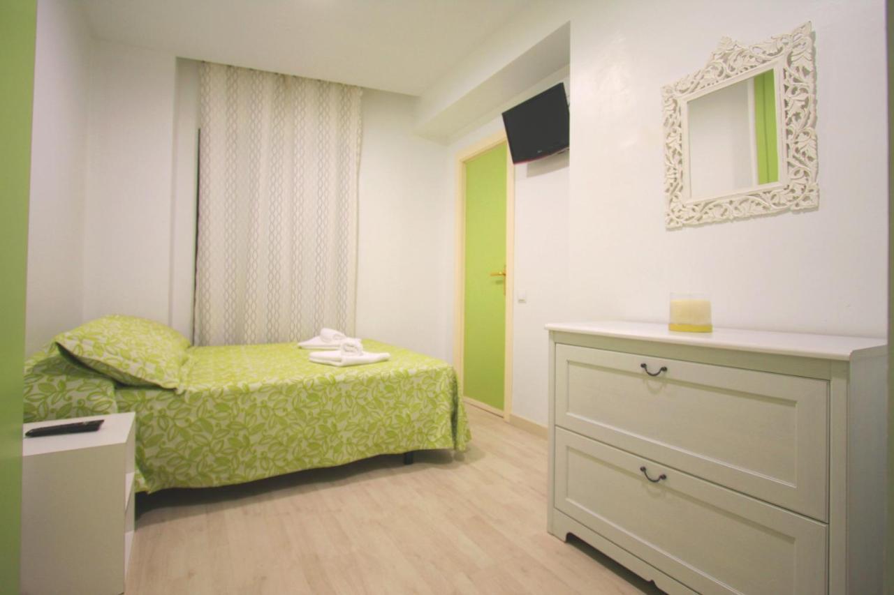 Residencia Universitaria Tagaste Barcelona Cameră foto